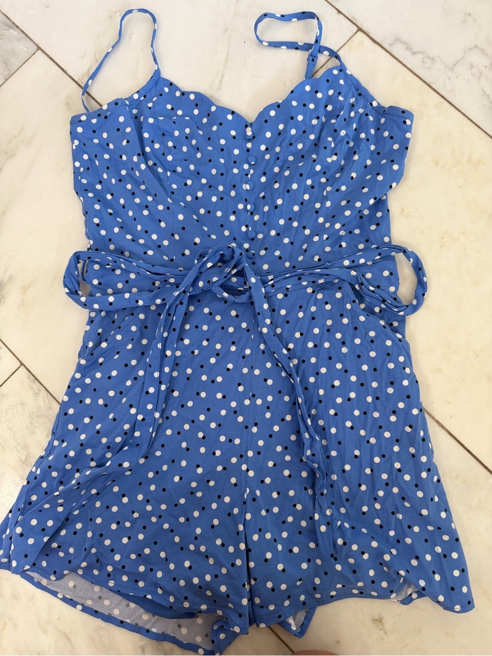 Market & Spruce Women’s Large scalloped neckline light blue polka dot romper - Picture 9 of 9
